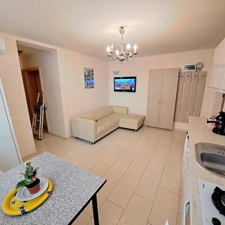 Bine Ati Venit La Maria Str Ion Alexandru Nr 1 Bl 14 Ap 1 Apartment Arad Exterior foto