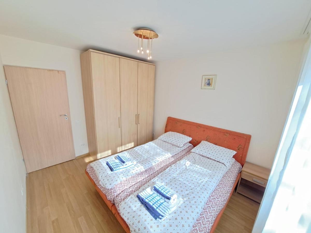 Bine Ati Venit La Maria Str Ion Alexandru Nr 1 Bl 14 Ap 1 Apartment Arad Exterior foto