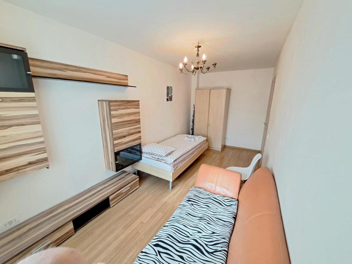 Bine Ati Venit La Maria Str Ion Alexandru Nr 1 Bl 14 Ap 1 Apartment Arad Exterior foto
